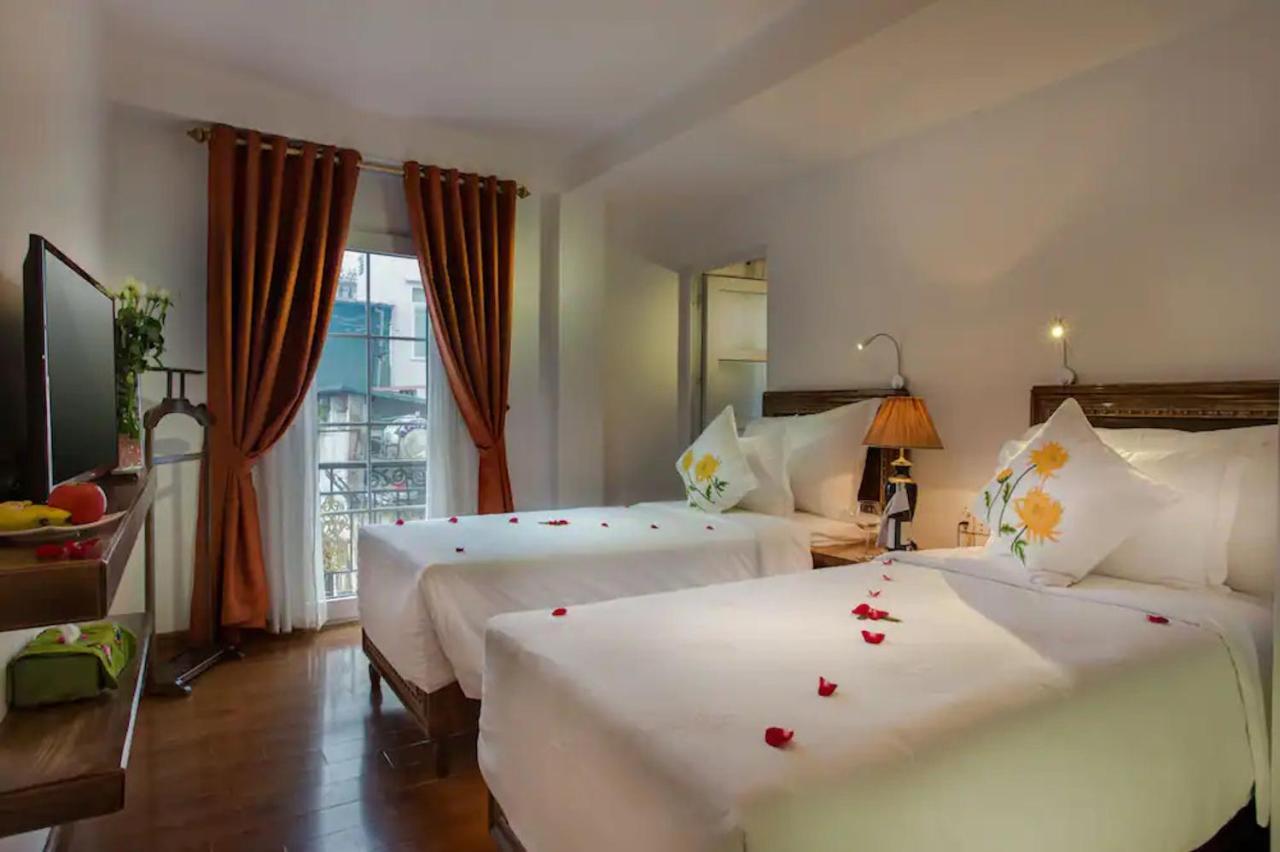 Free Airport Service Deals W Singita Classy Boutique Hotel & Travel 하노이 외부 사진