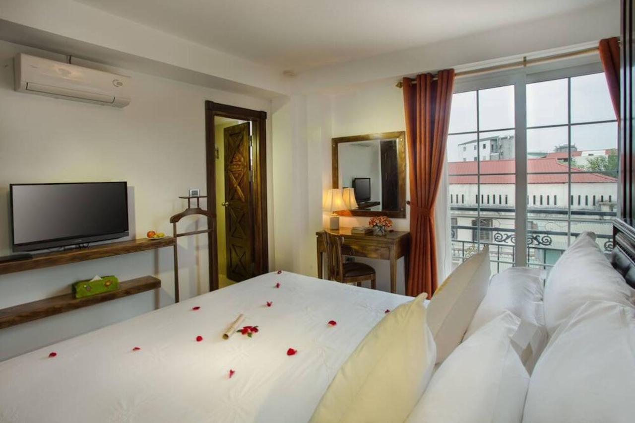 Free Airport Service Deals W Singita Classy Boutique Hotel & Travel 하노이 외부 사진
