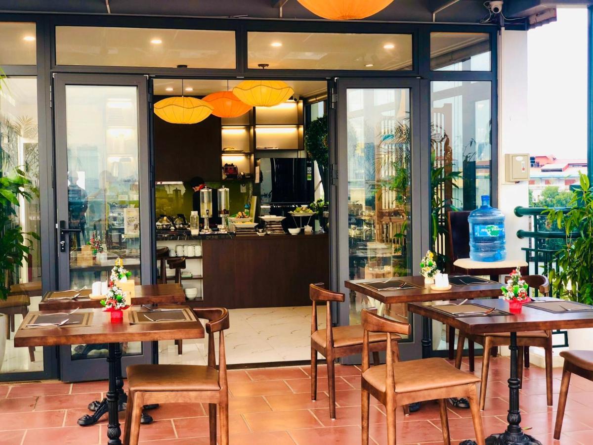 Free Airport Service Deals W Singita Classy Boutique Hotel & Travel 하노이 외부 사진