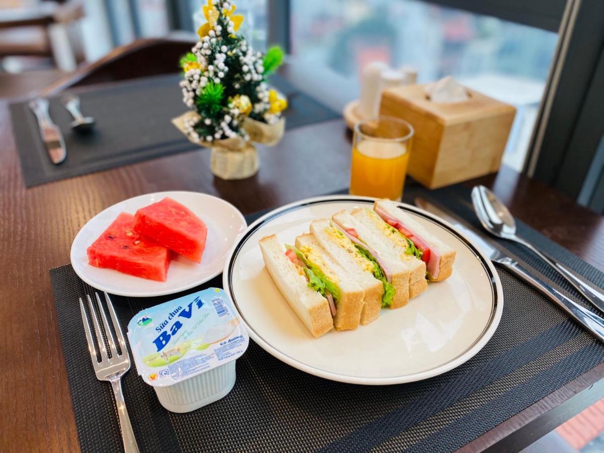 Free Airport Service Deals W Singita Classy Boutique Hotel & Travel 하노이 외부 사진