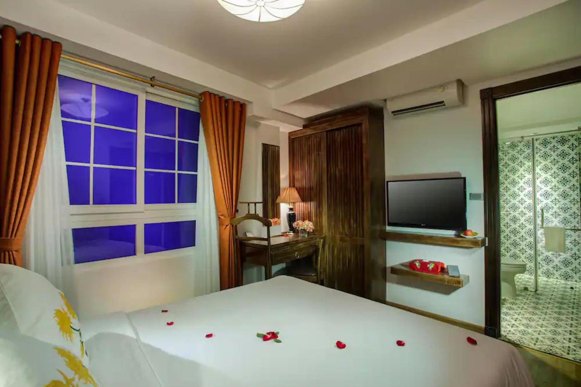 Free Airport Service Deals W Singita Classy Boutique Hotel & Travel 하노이 객실 사진